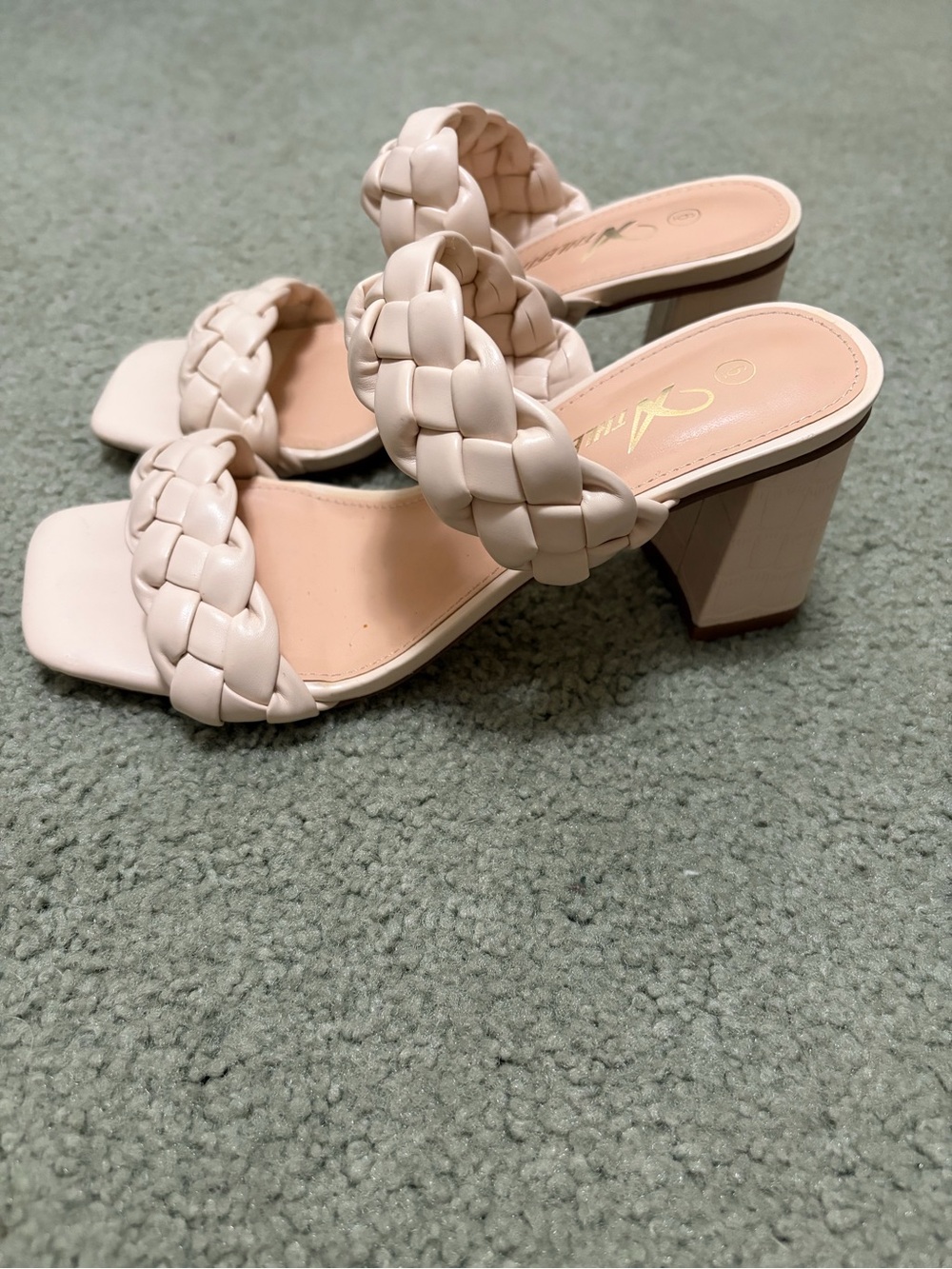 Nude Heels - Picture 2 of 5